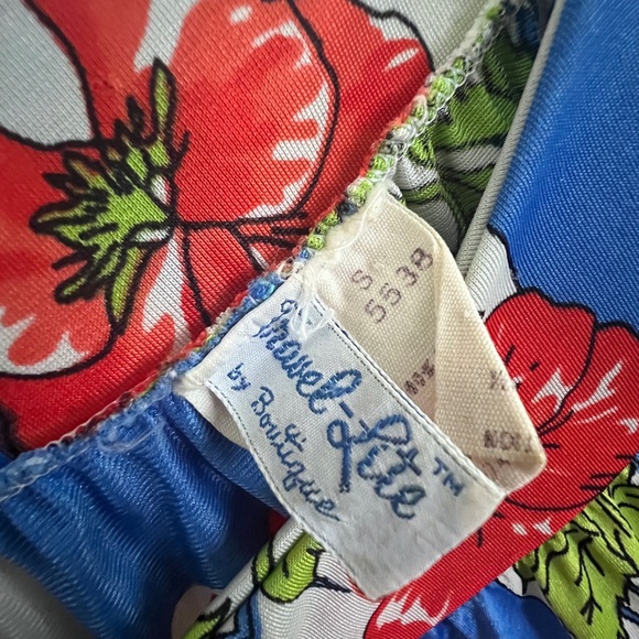 1960s Eduardo for Pucci Vintage Floral Shift Dress - Picture 5 of 9